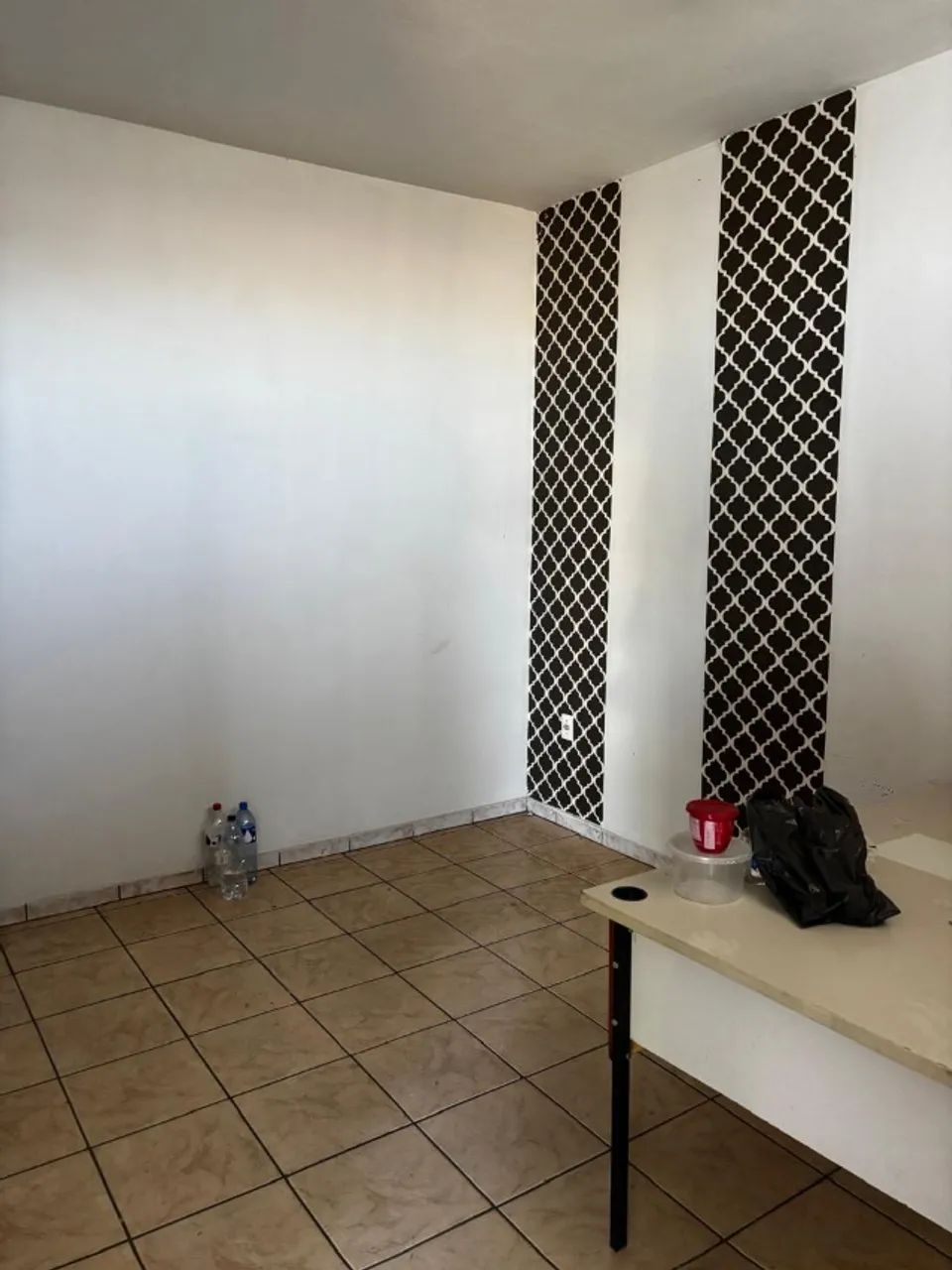 Sala em frente BR 050 em dois ambientes, com banheiro, 30m ² - Foto 4