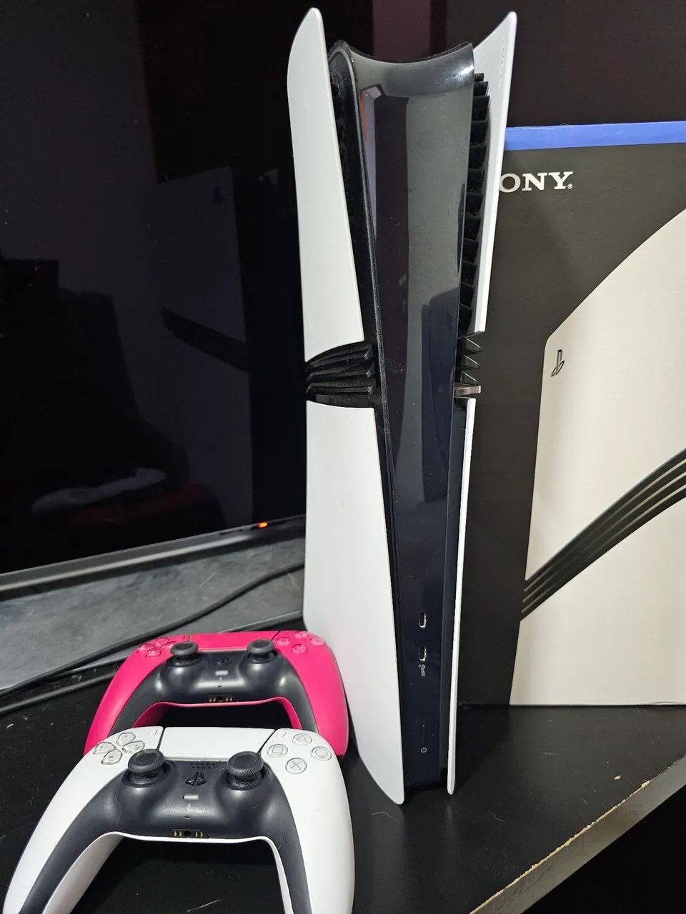 Playstation 5 Pro + 2 Controles 