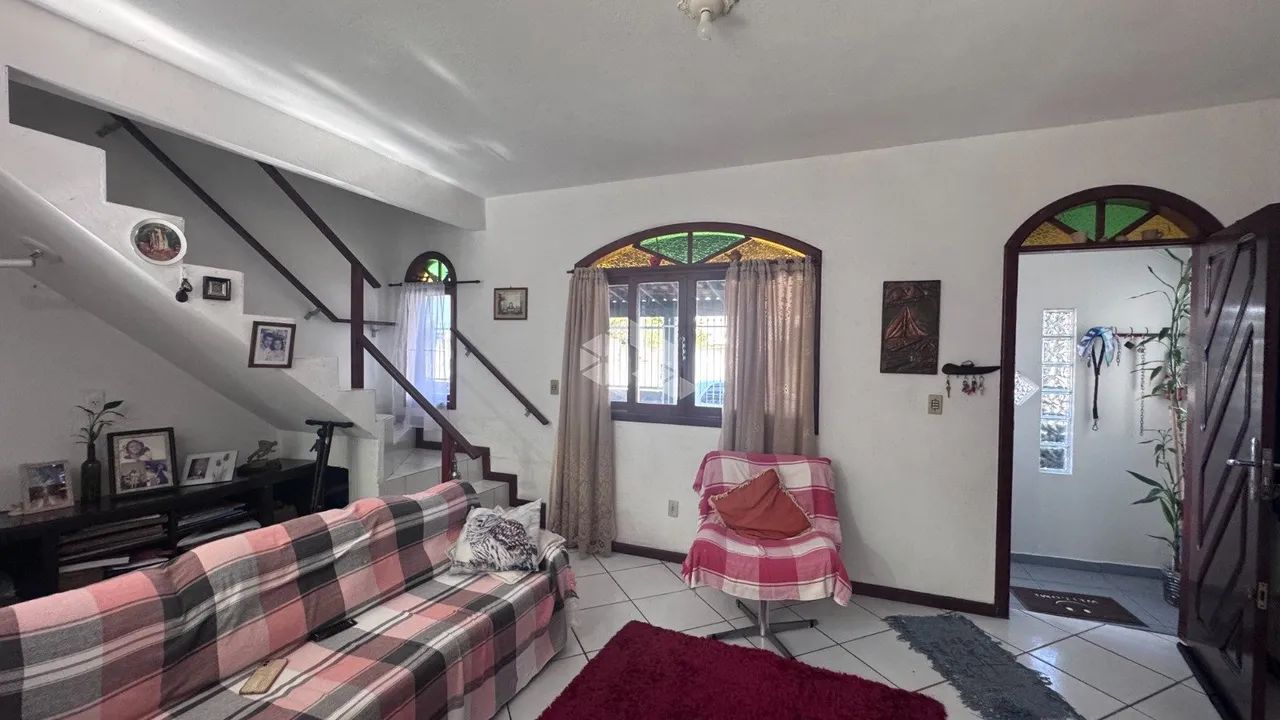 DUAS CASAS INDEPENDENTES COM PISCINA E AMPLO ESPAÇO DE LAZER - Foto 2