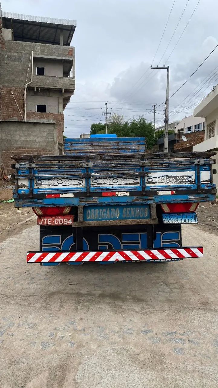 Mercedes bens 709 - Foto 2