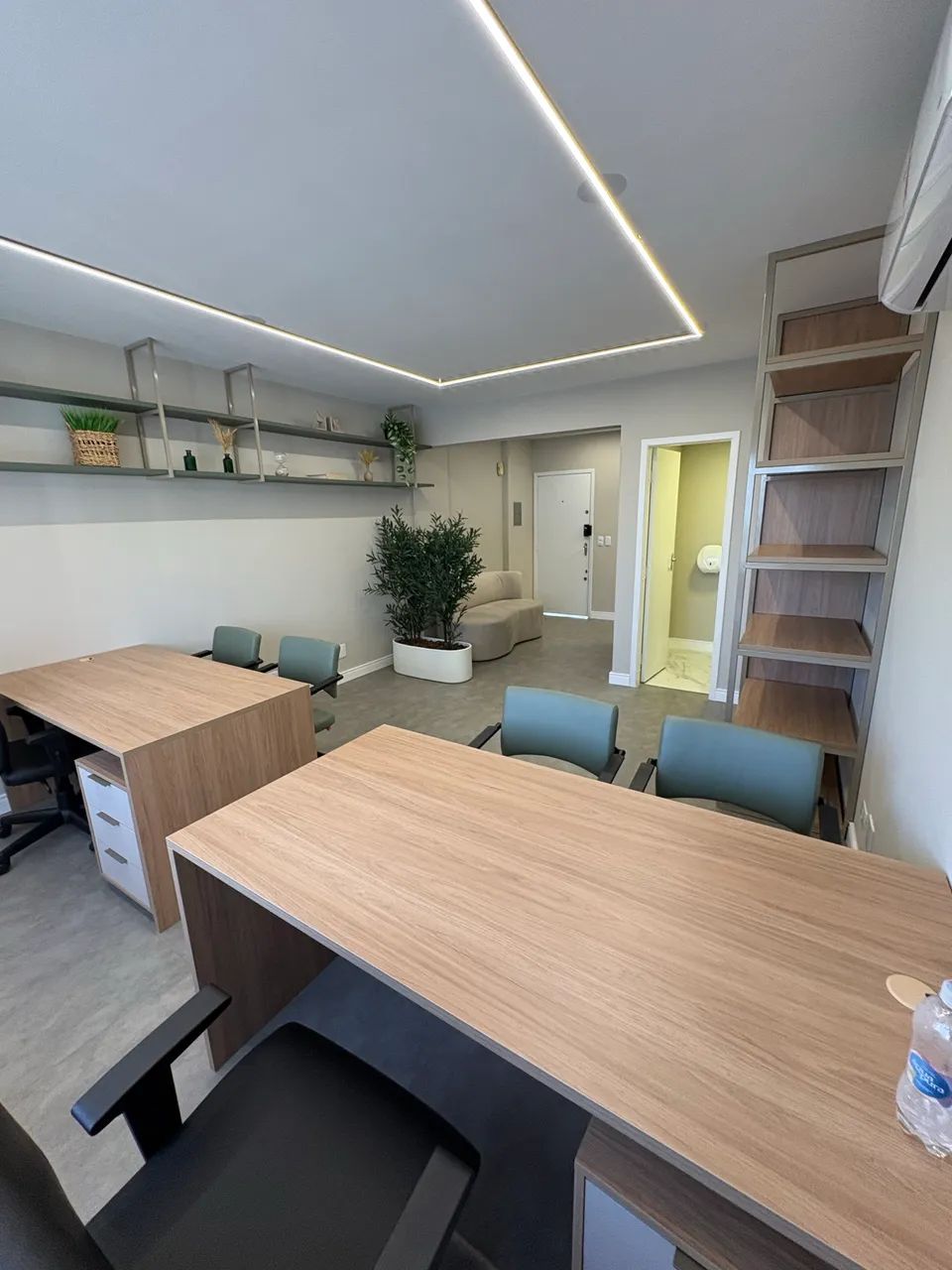 Sala Comercial 45m² no Centro - Recém-Reformada e Nunca Habitada!