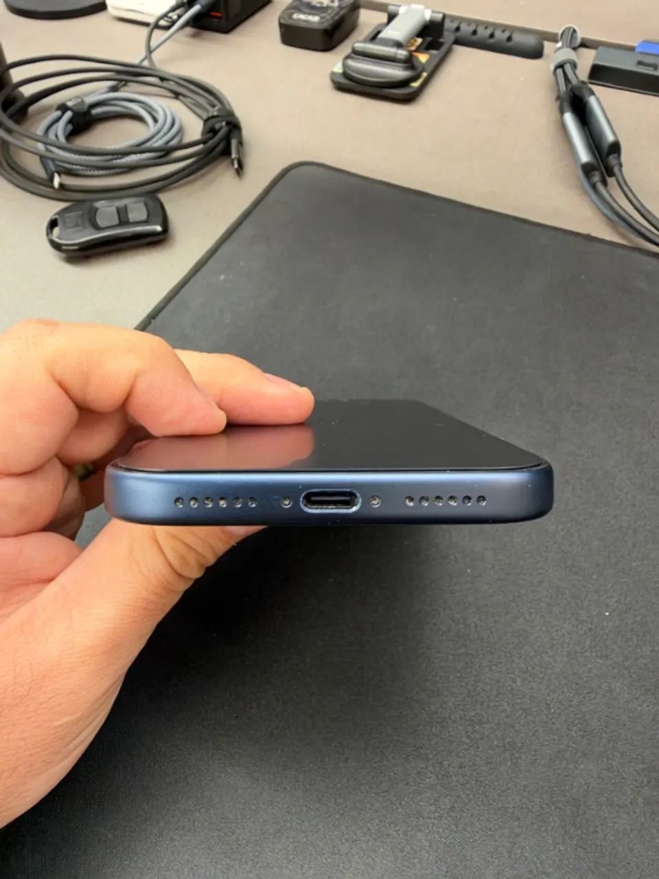 Apple iPhone 17 Pro Max 256GB Azul Sem detalhes Bateria 98% - Foto 2