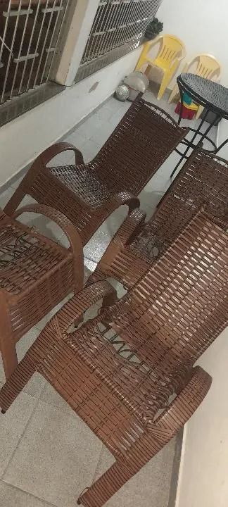 Conjunto 4 cadeiras precisando trocar as tiras