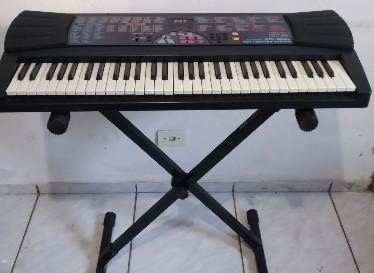 Teclado Casio CTK 560l Key Lighting System LEIA O ANÚNCIO TODO