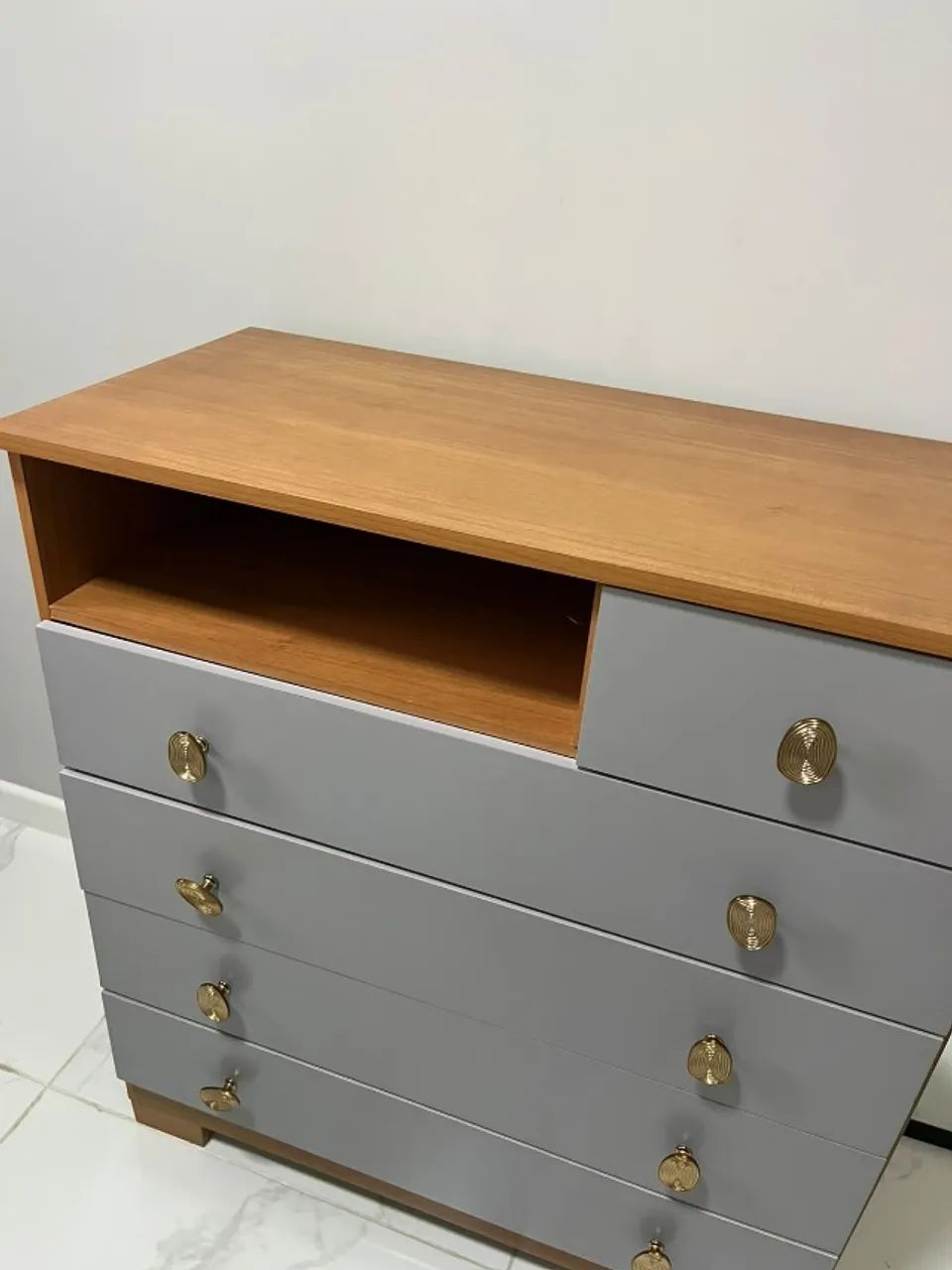 cômoda com 5 gavetas cinza - Foto 3