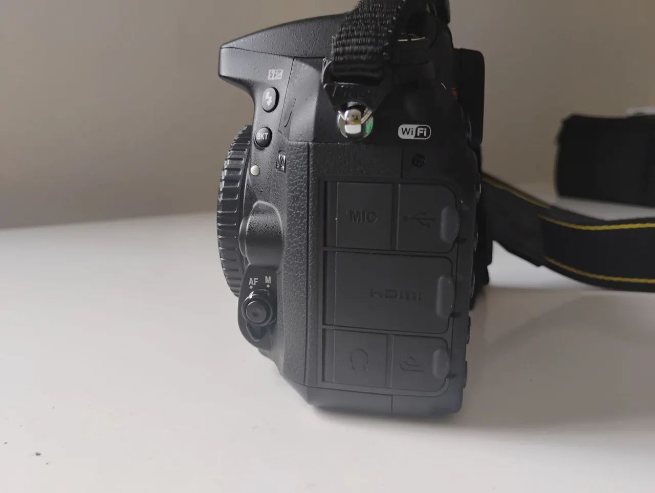 Câmera Nikon D7200  (26 mil clicks) (lente 18-140mm) - Foto 3
