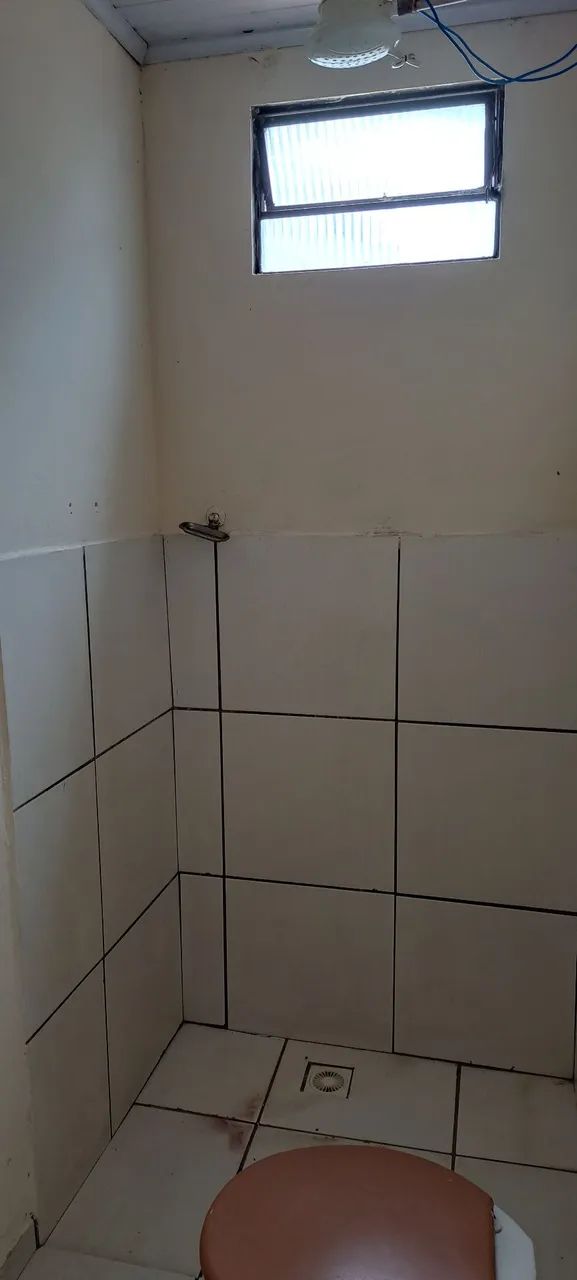 Quarto grande com banheiro  - Foto 5
