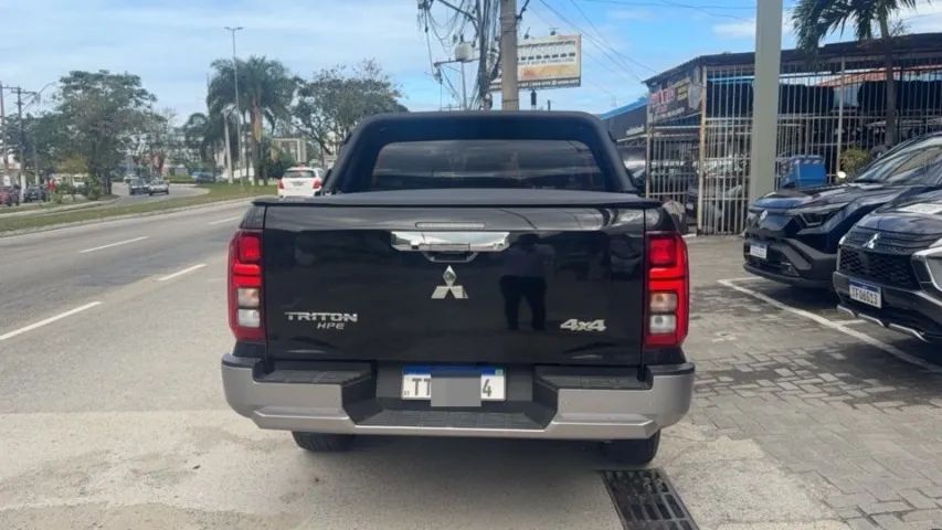 Mitsubishi TRITON HPE 2.4 CD 4X4 TB Diesel Aut. 2026 - Foto 7