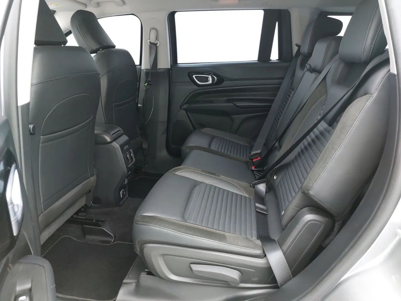 Jeep Commander Limited TD380 2.0 4x4 Die.Aut., foto 17 de 18