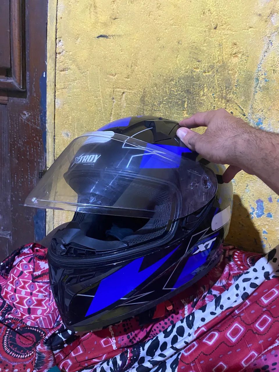 Troco ou vendo Capacete Xtroy - Foto 2