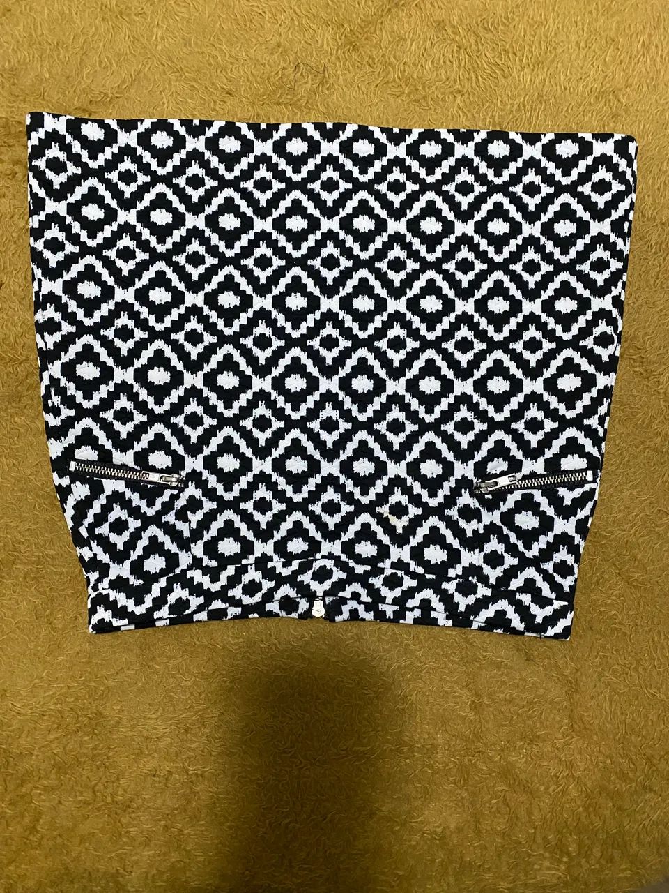 Mini saia com estampa em preto e branco  - Foto 3