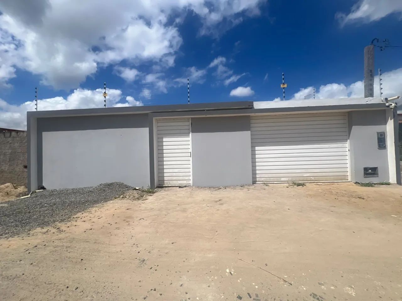 VENDO OU ALUGO CASA RECÉM CONSTRUÍDA 