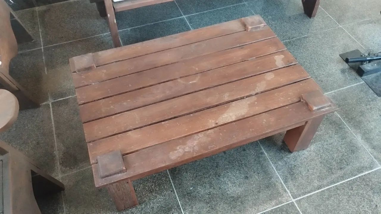 Mesa de centro madeira maciça 