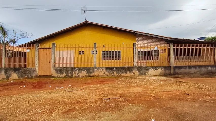 CASA COM 4 QUARTOS, LOTÃO DE 400 METROS