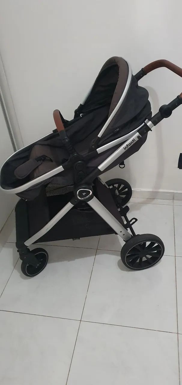 Carrinho de bebê e bebê conforto - Foto 2