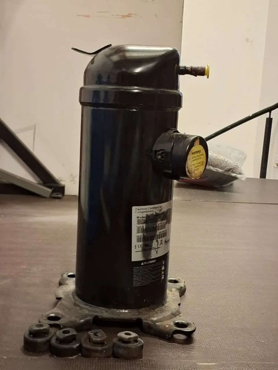 Compressor ar condicionado Danfoss 4TR - Foto 2