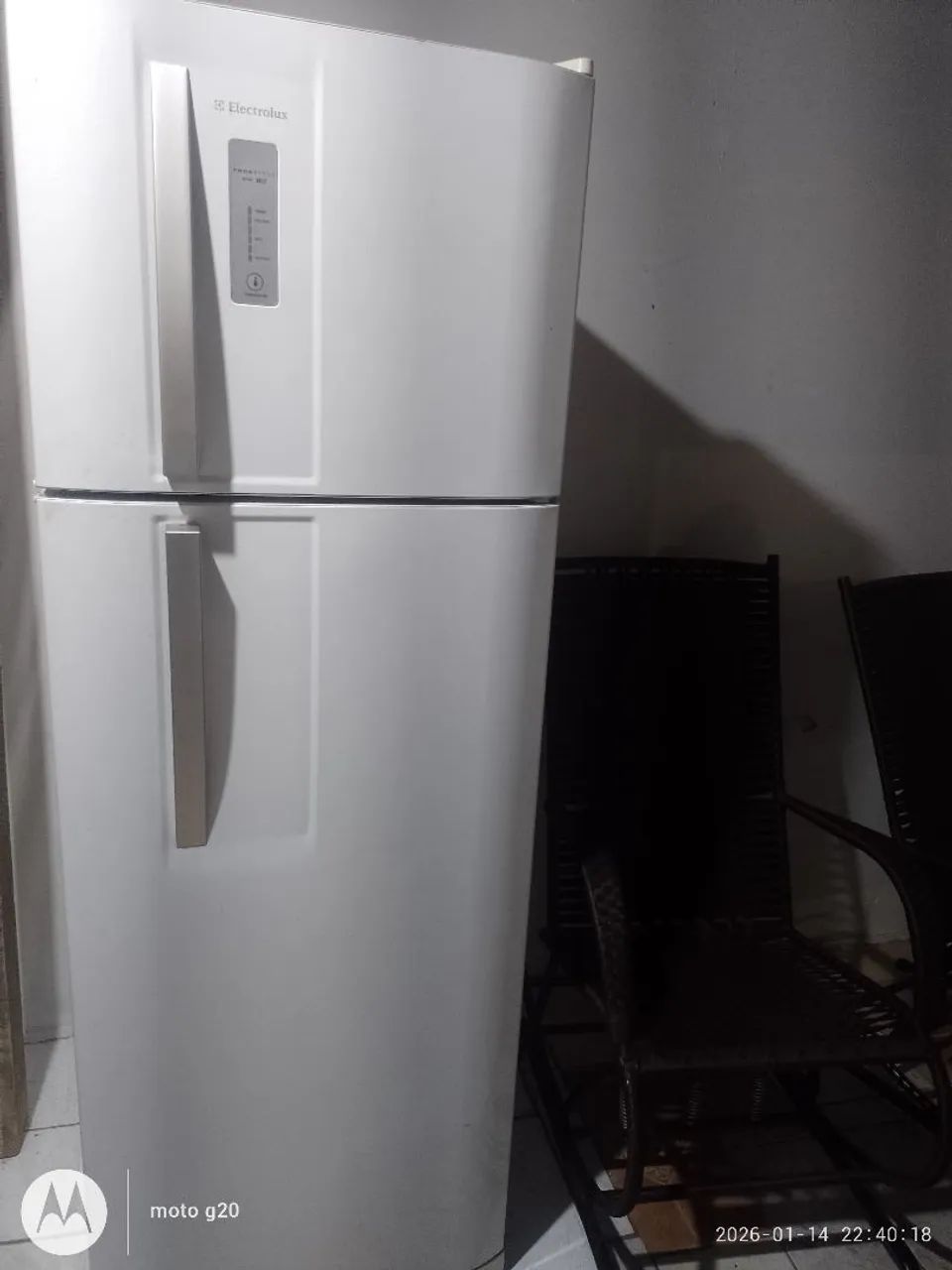 GELADEIRA FROST FREE ELECTROLUX RETIRAR SITIO CERCADO CONTATO ESTÁ ABAIXO  - Foto 4