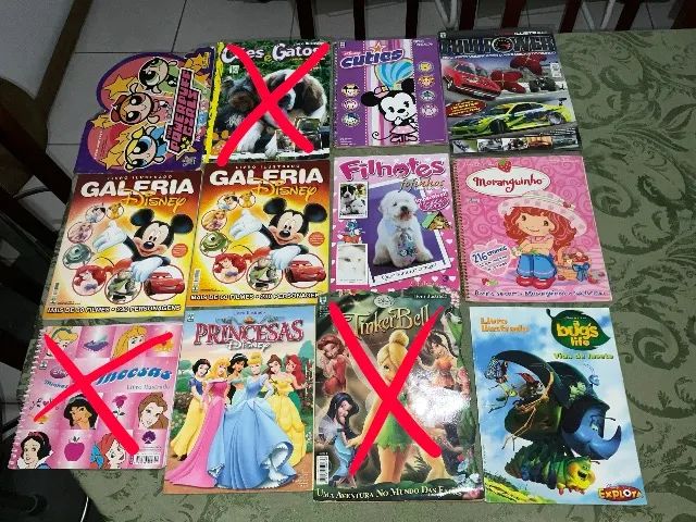 Lote de albuns de figurinha