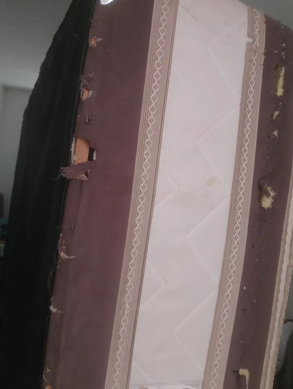 Vendo cama e colchão 