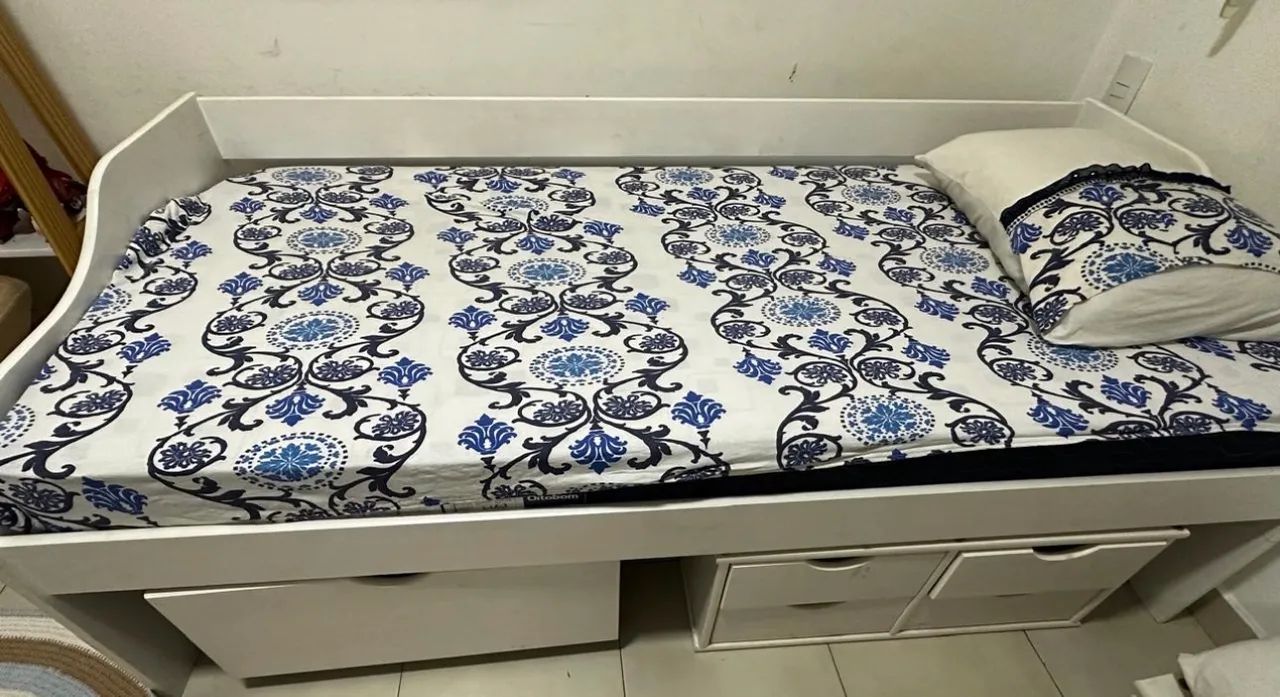 Cama de solteiro com colchão, gavetas e ninchos embaixo - Foto 2