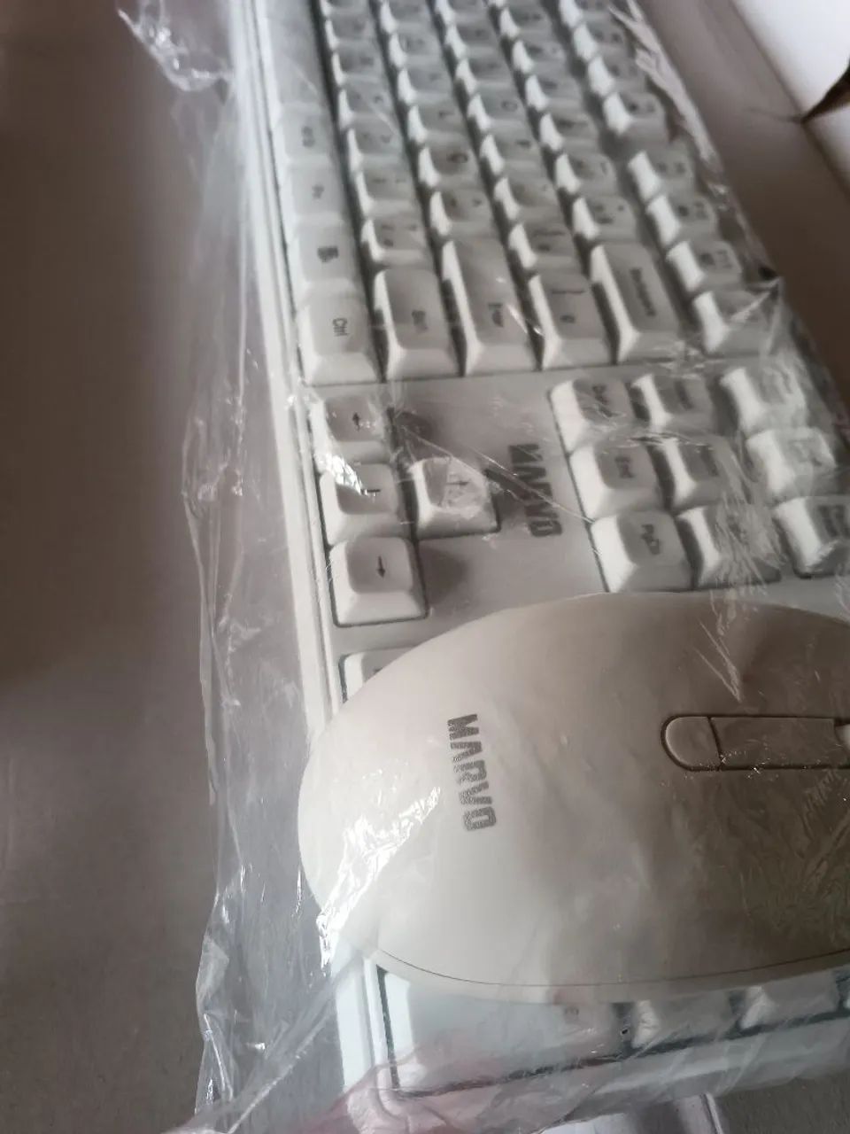Teclado e Mouse Bluetooth Novo na Caixa Nunca usado!! - Foto 3
