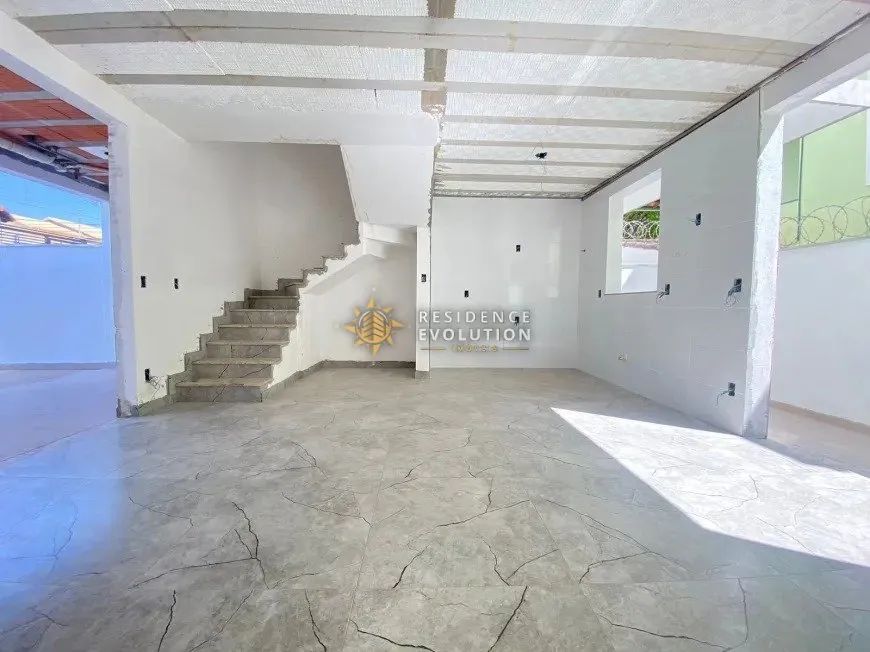 Casa com 3 Quartos e 2 banheiros à Venda - Foto 4