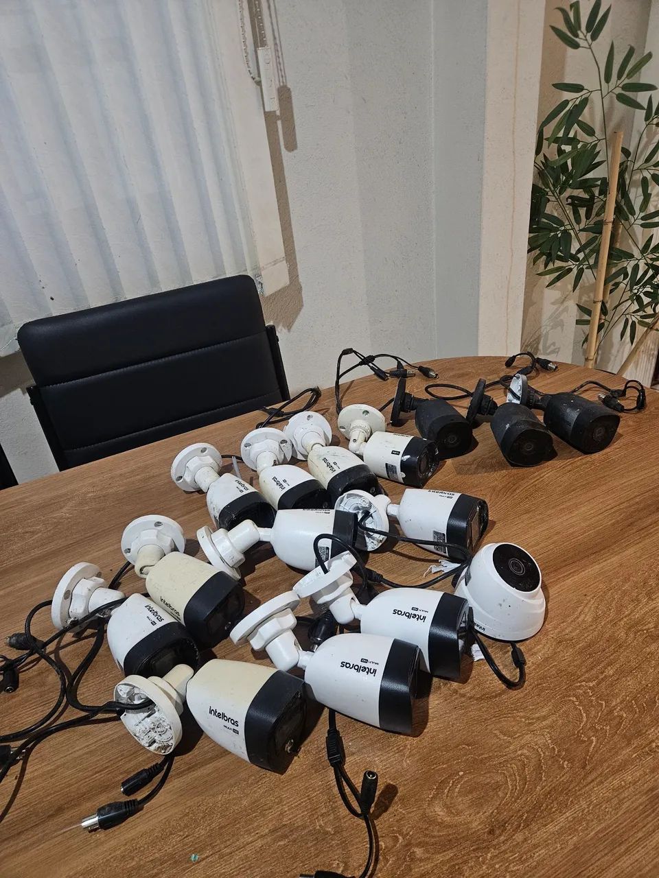16 CAMERAS FULL HD 