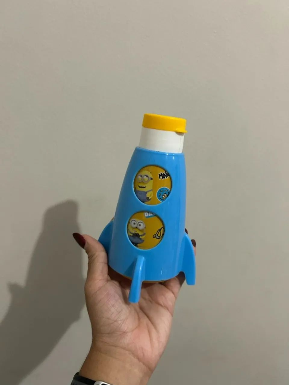 Garrafa de Plástico Com Capa Foguete 320 ml Minions