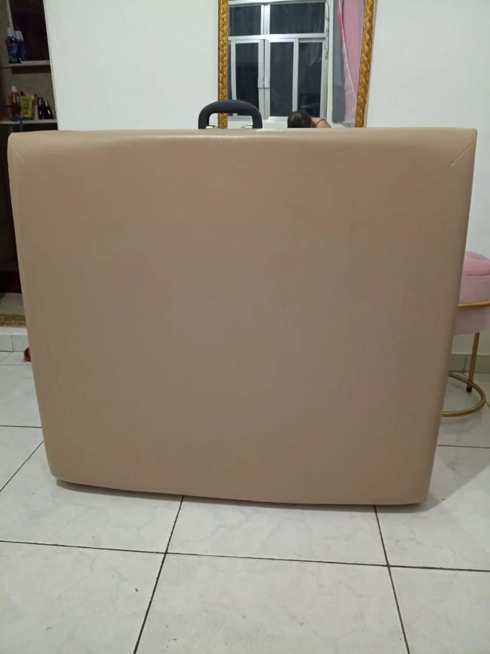 Maca profissional dobrável , para atendimentos estéticos e etc... 