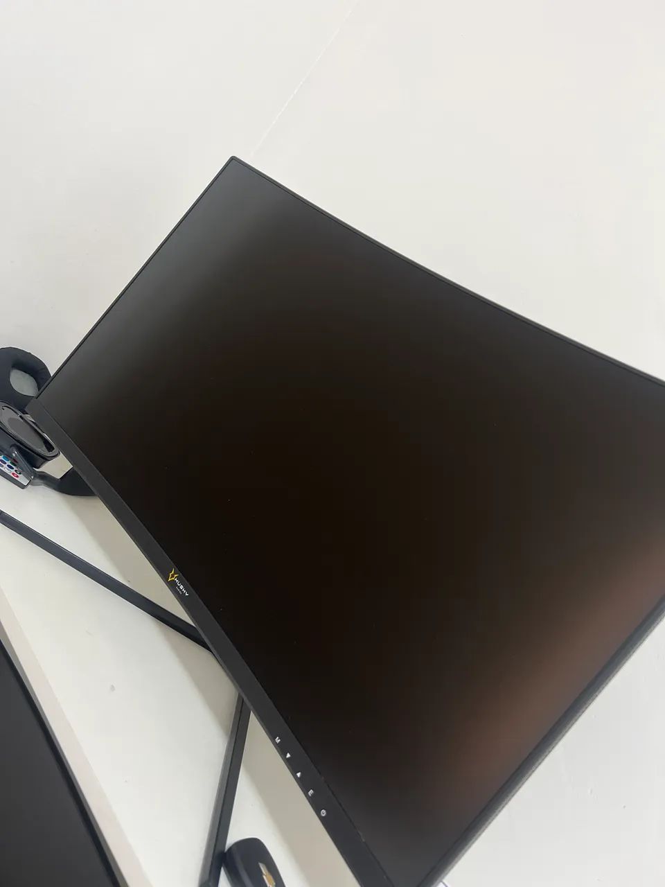 Monitor husky 27,5 polegadas curvo