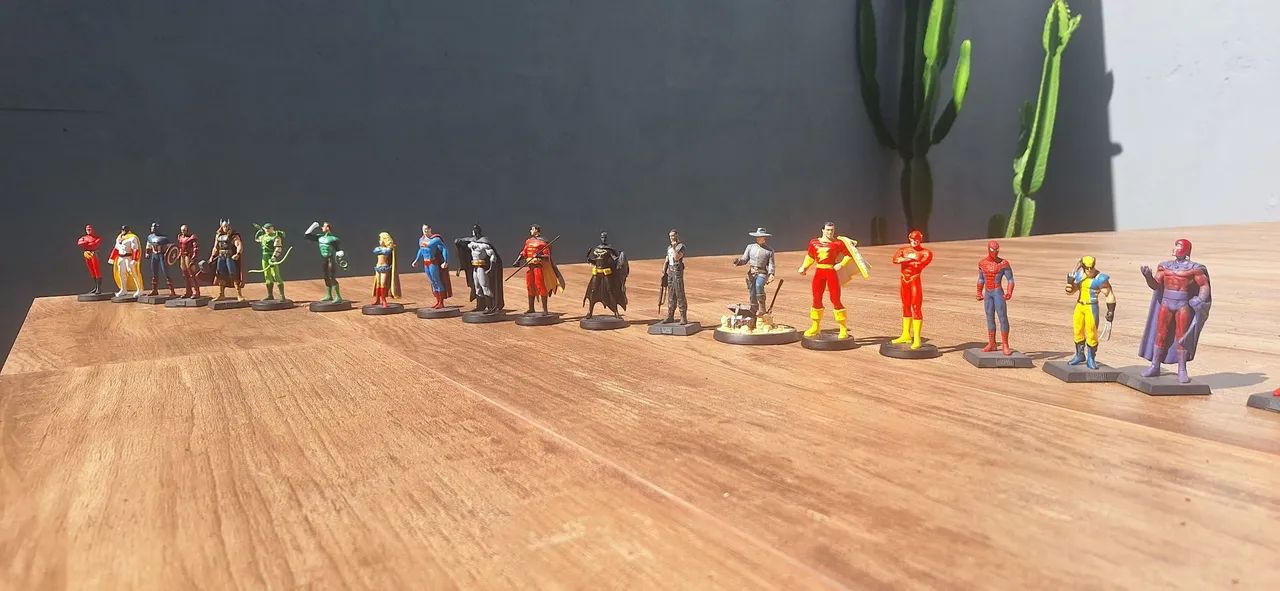 Super Heróis - feitos em chumbo - Foto 4