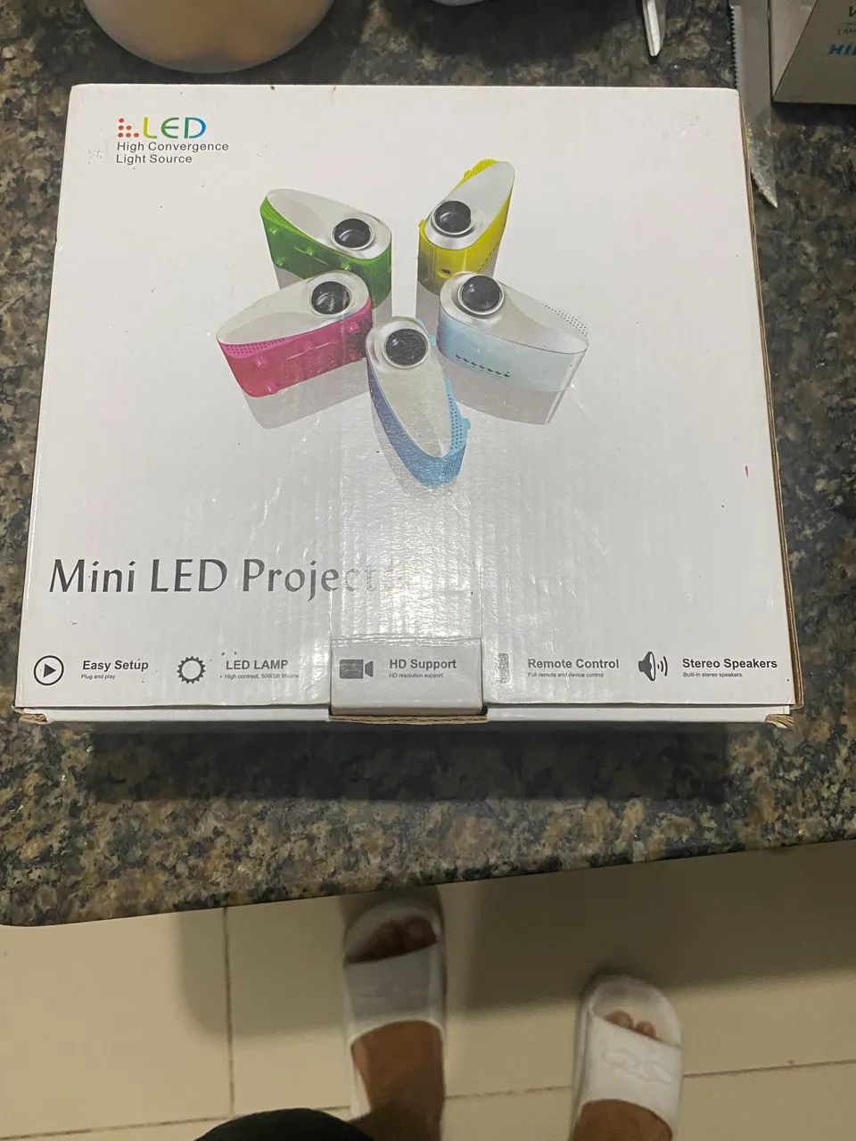 Mini Projetor LED RD-802 Portátil HD - Cinema em Casa Completo - Foto 4