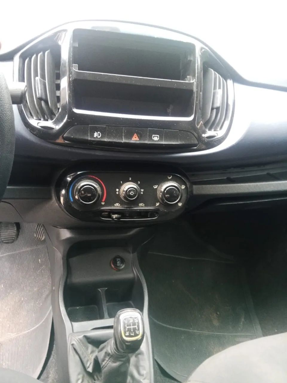 Fiat Uno Attractive 1.0 EVO Fire Flex 8V 5P 2016 - Foto 2