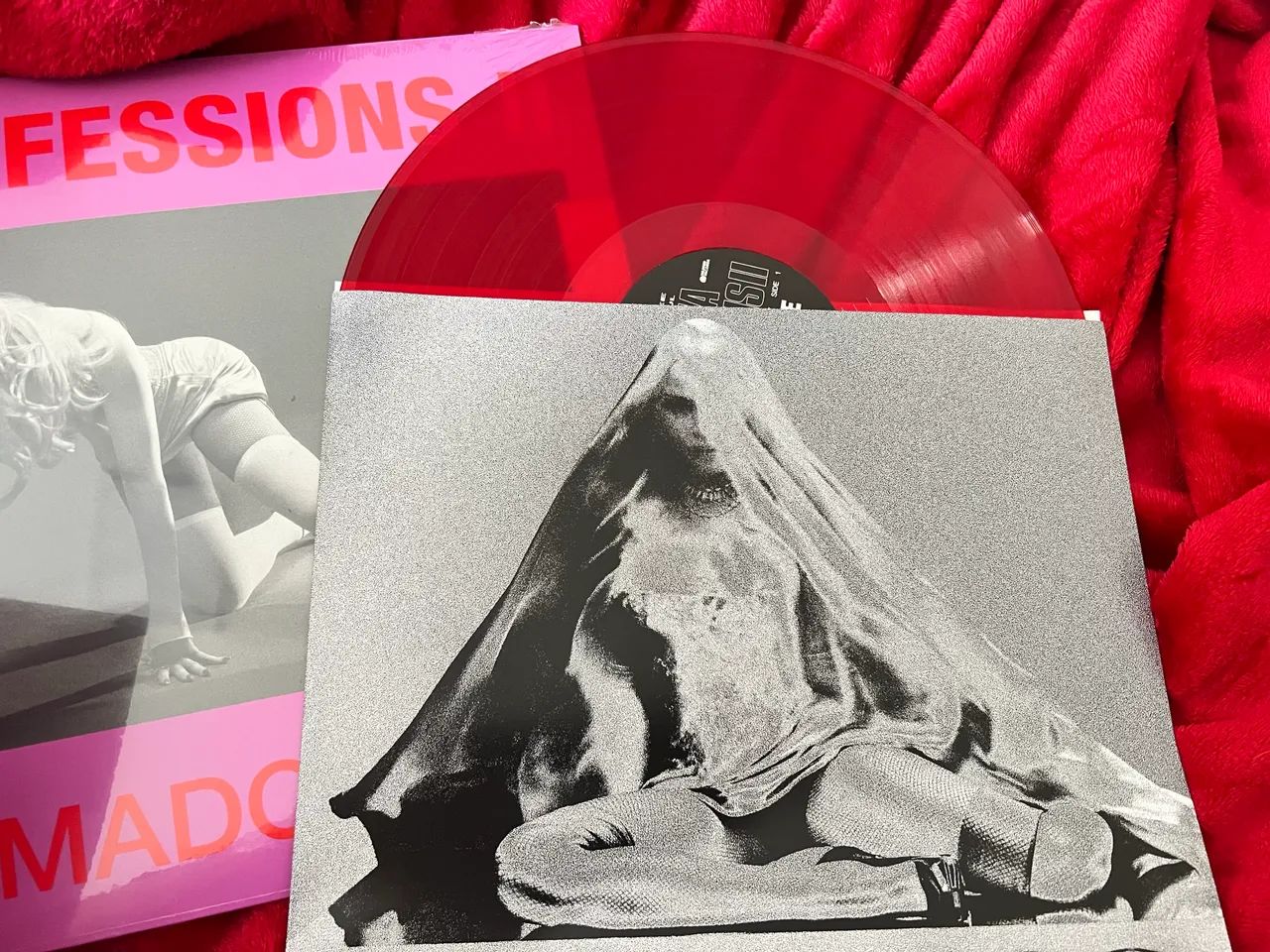 LEIA - Madonna Confessions II vinil vermelho  - Foto 2