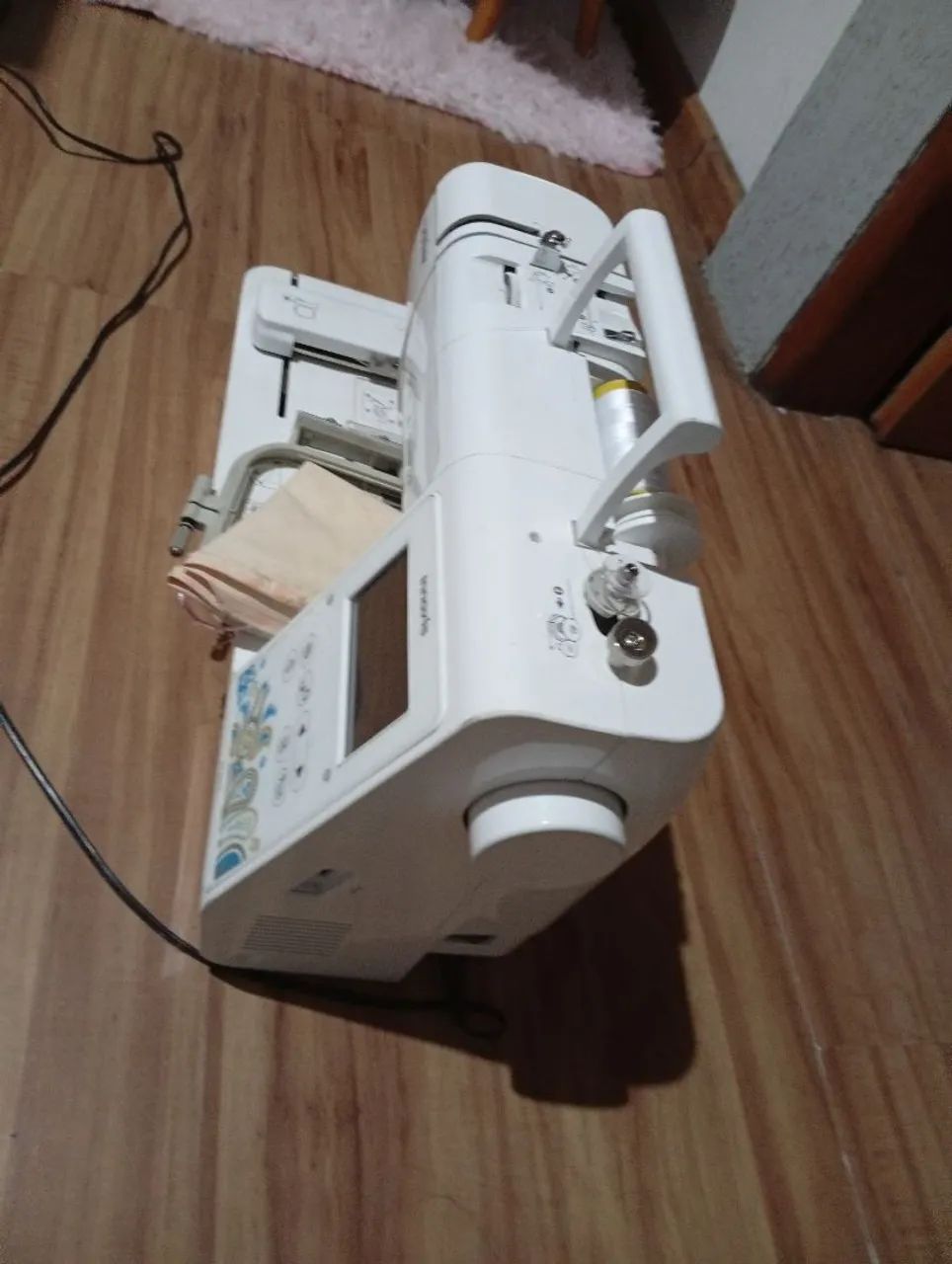 Máquina bordadeira  - Foto 4