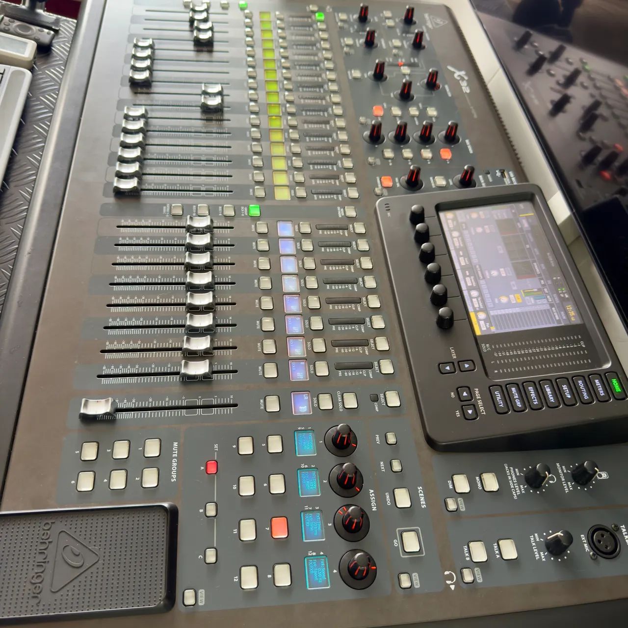 Mesa Digital Behringer X32 Full Pouquíssimo Uso em Casa