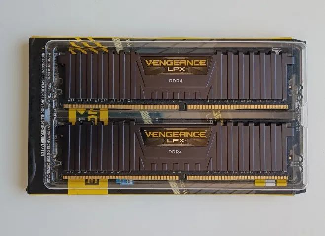 Vengeance LPX DDR4 32G(8GB×4枚) 2666MHz中古 Memória Corsair Vengeance Lpx 8gb (2x4gb) Ddr4 2666 Mhz - Memória