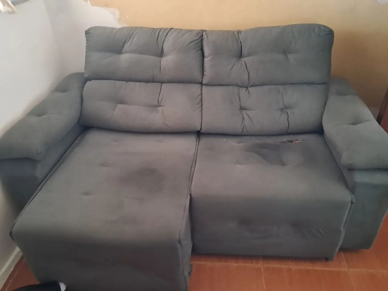 SOFÁ RETRÁTIL CINZA