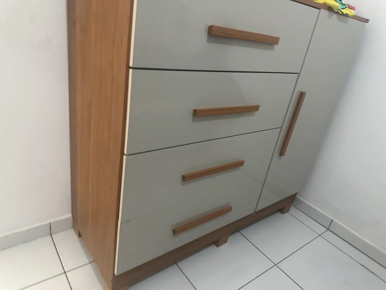 CÔMODA GRANDE 