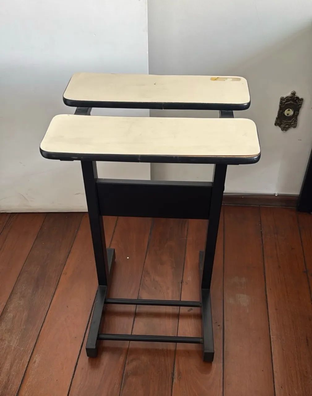 Mesa de apoio lateral 