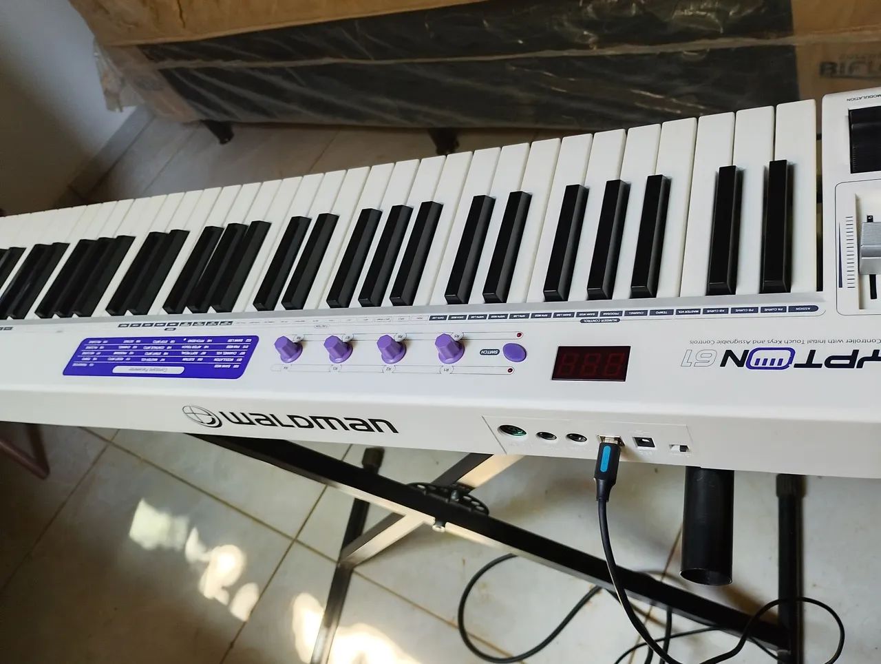 vendo teclado controlador ..61 teclas ..5 oitavas  - Foto 3