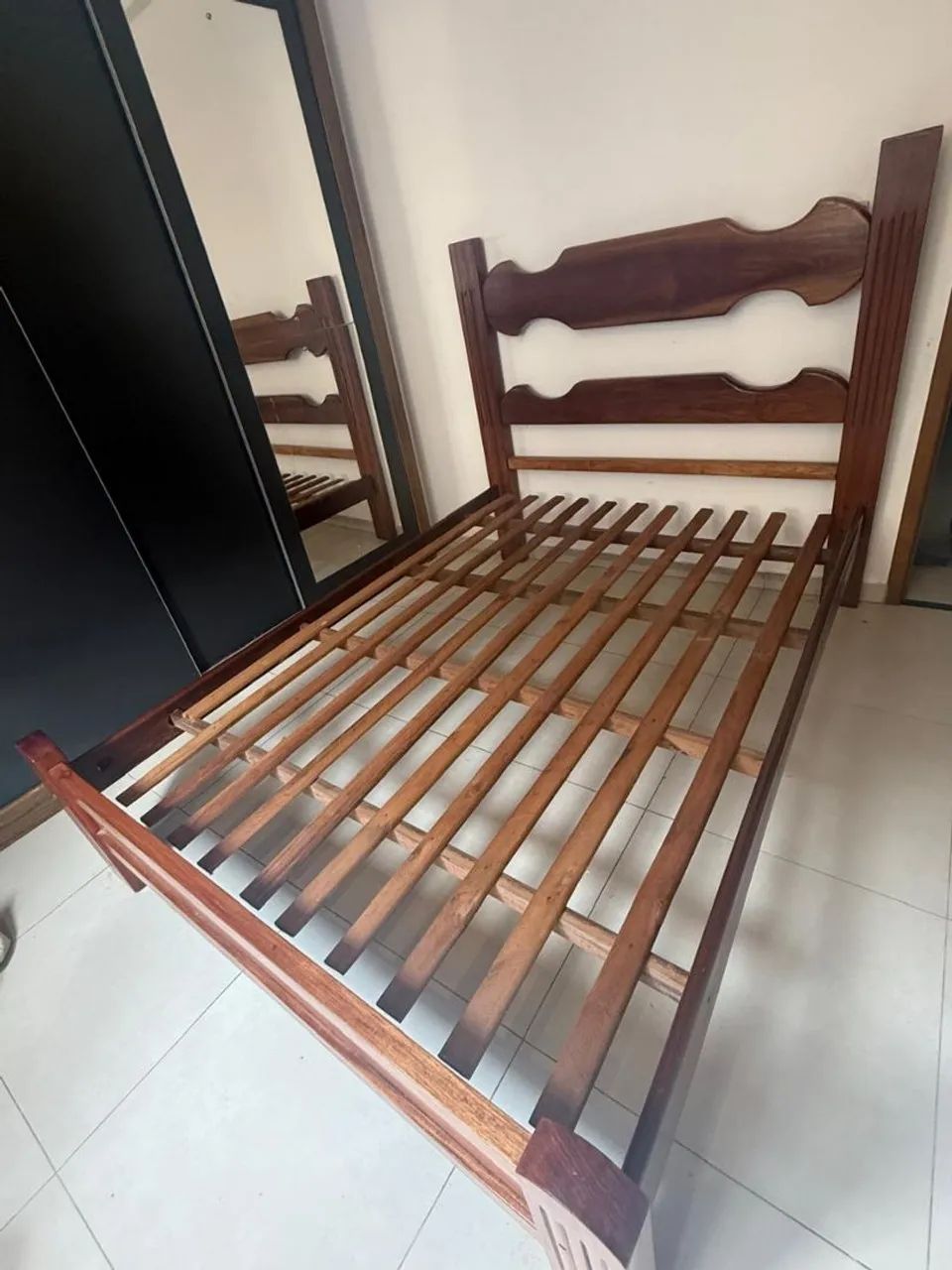 Cama de madeira maciça totalmente original 65576112439811122