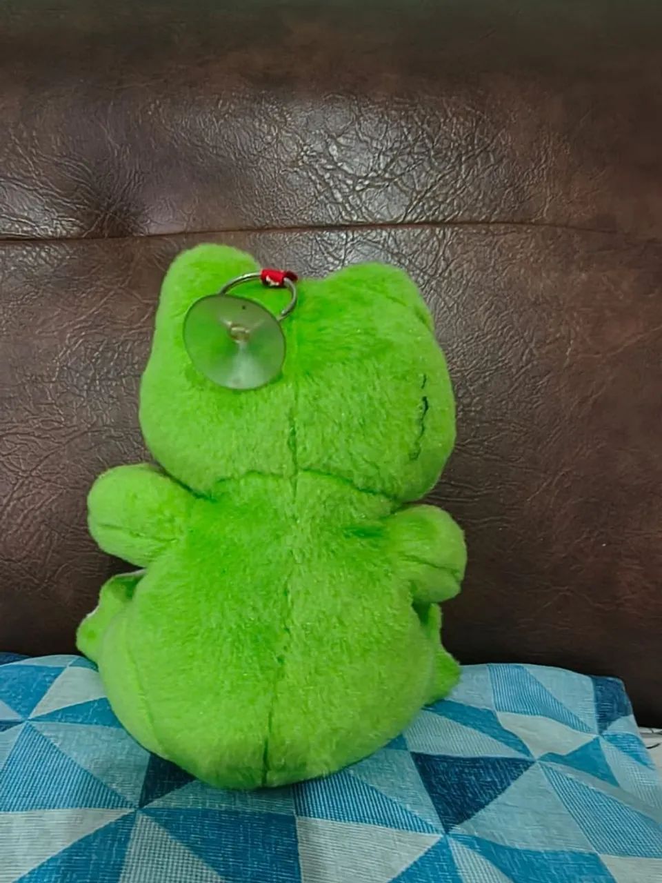 Vendo pelúcia sapo  novo - Foto 2