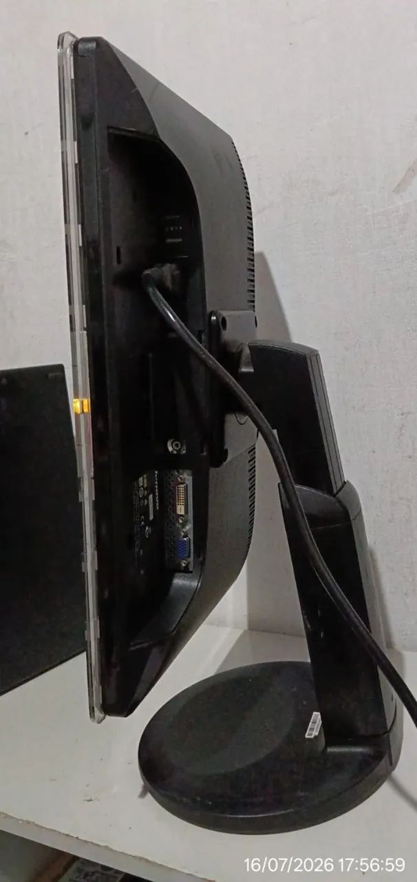 Monitor Lenovo 19 Polegadas entradas VGA e DVI  - Foto 3