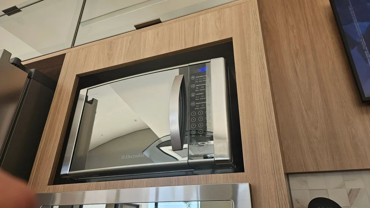 Micro-ondas Eletrolux 31L - Foto 2