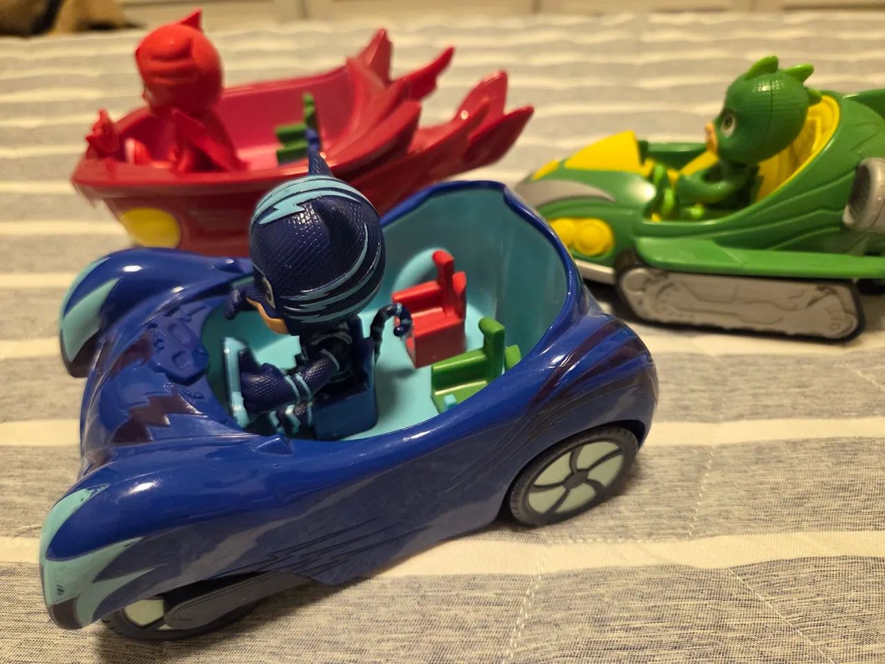 Pj masks bonecos com carrinhos - Foto 4