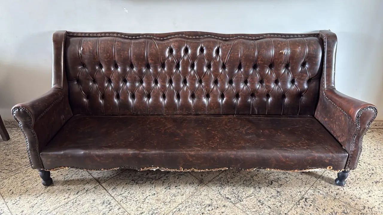 Vendo sofá de couro antigo  - Foto 4