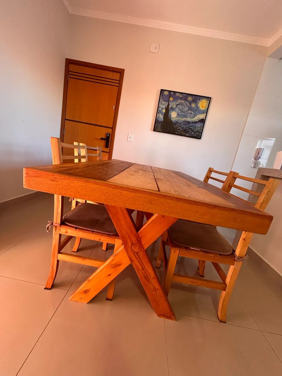 Mesa com cadeiras em Madeira Maciça  - Foto 2