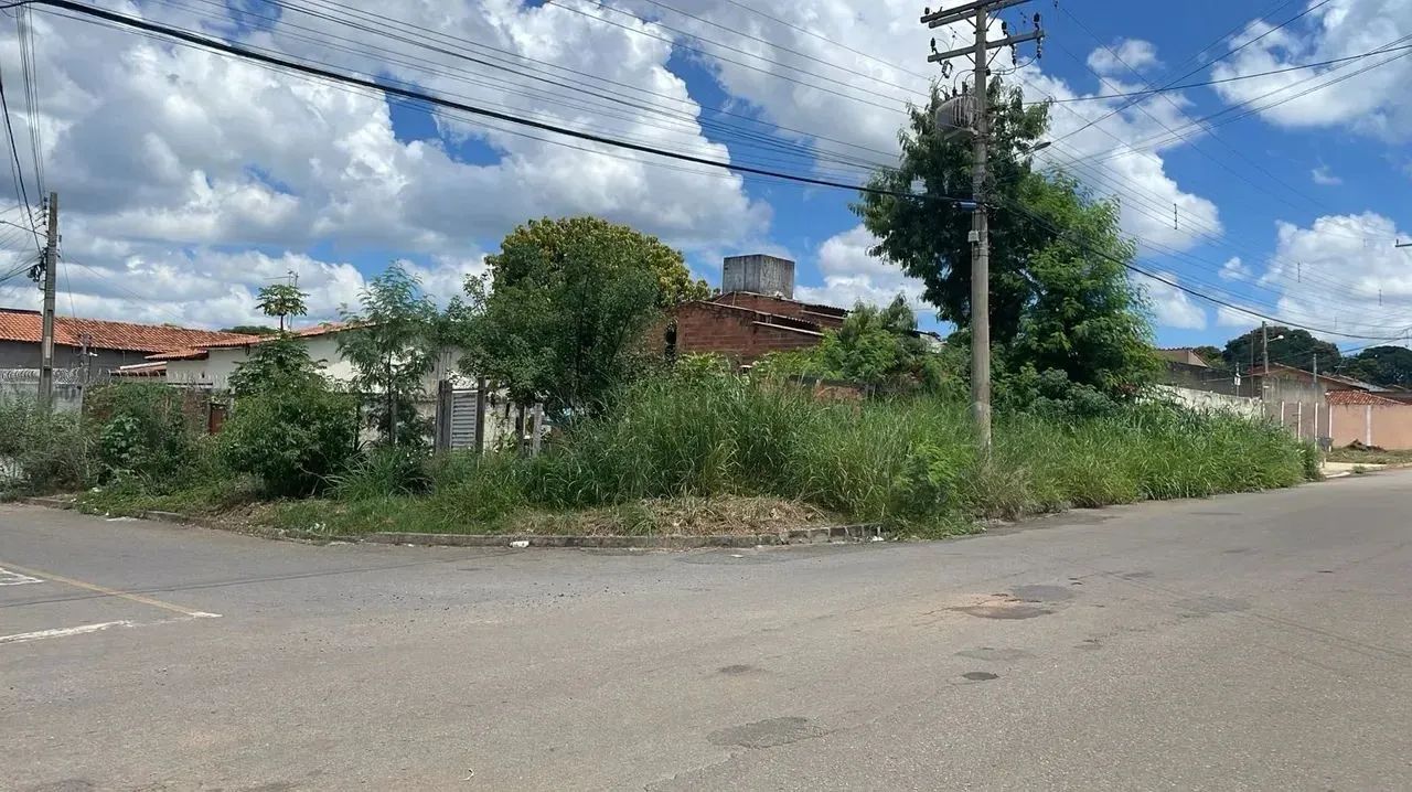Esquina 231,14m² (Asfalto e Agua) Setor Aeroporto Sul