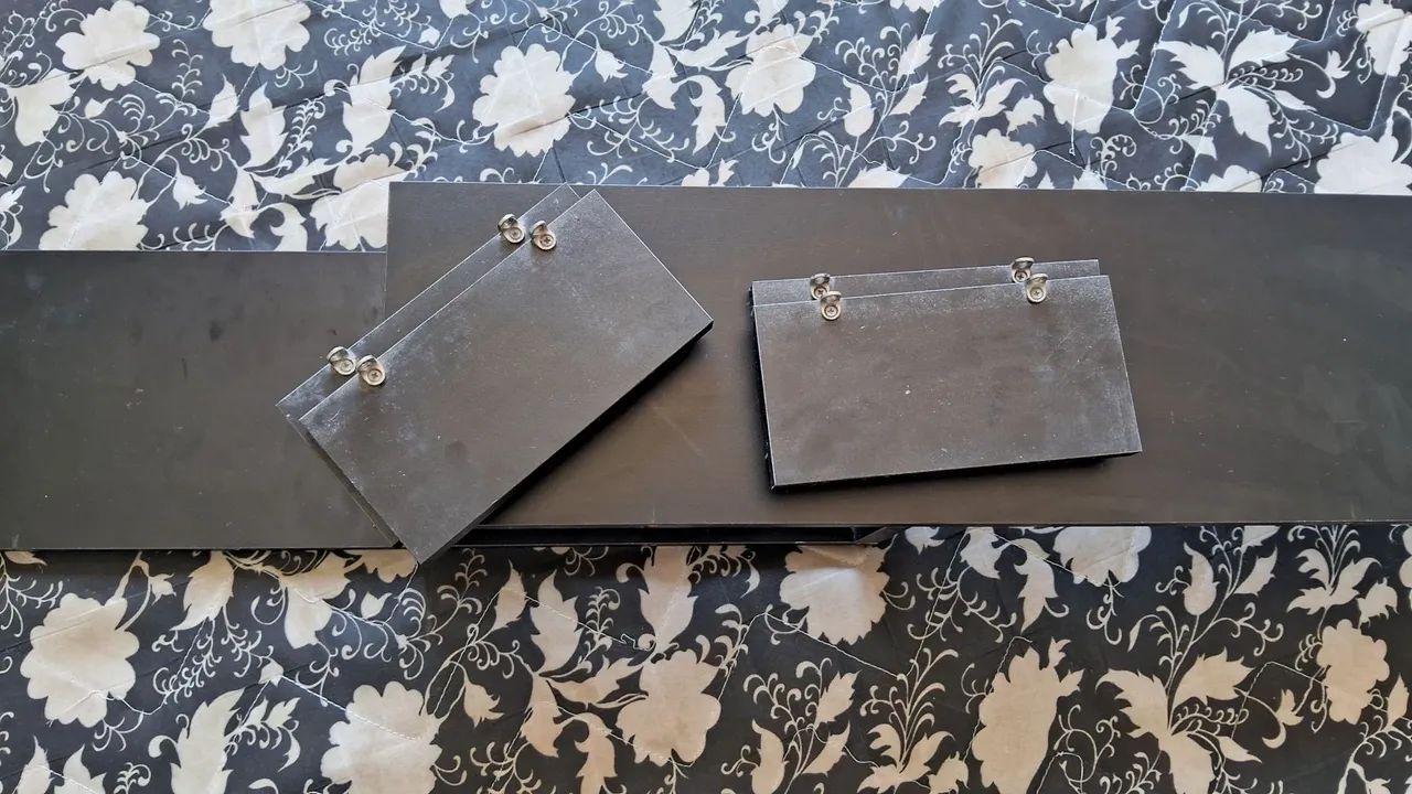 Rack de parede com 4 pratileiras bonito e prático 
